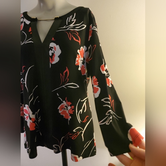 Calvin Klein Floral Fitted Blouse Size Medium - Picture 7 of 9